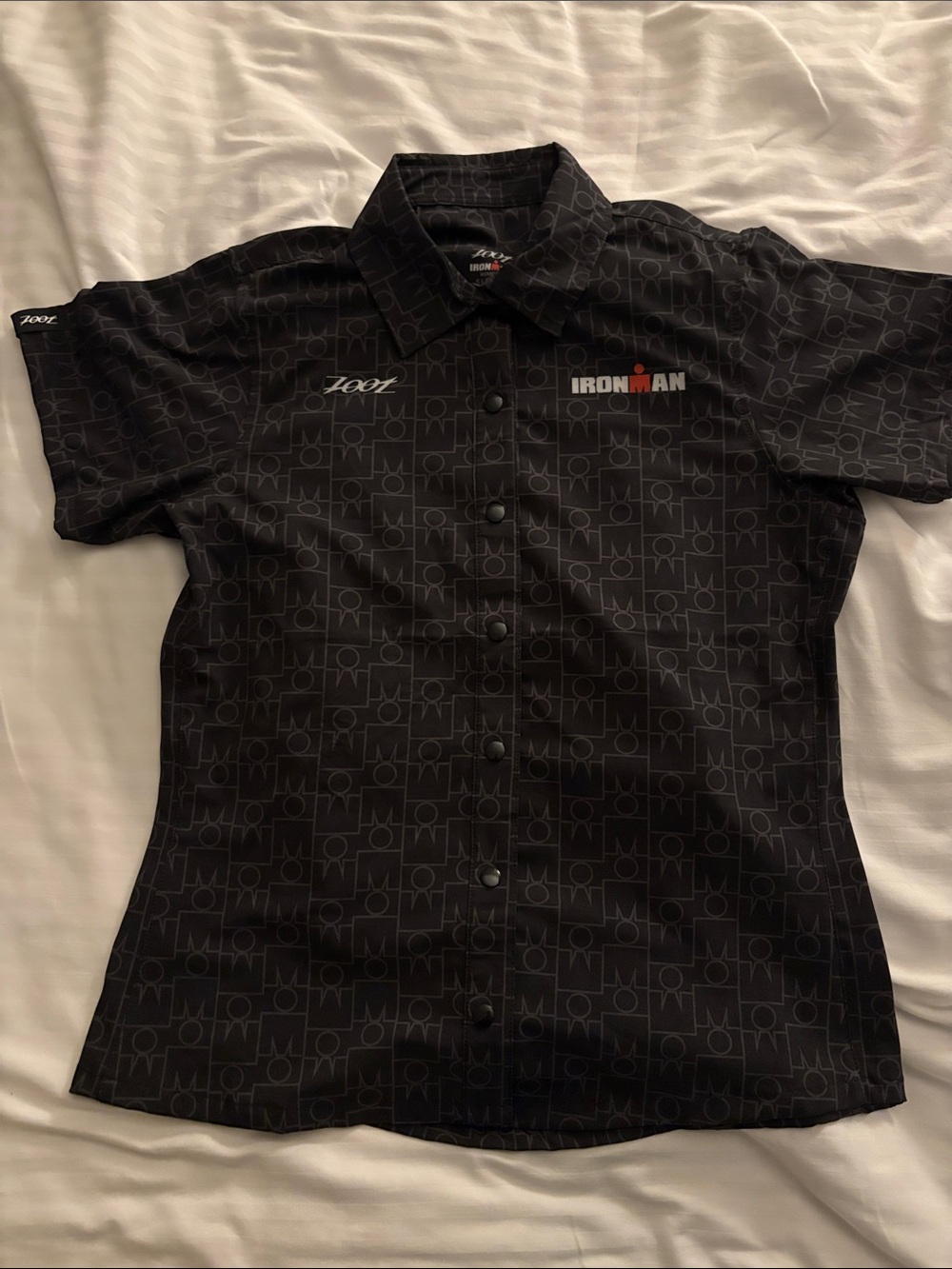 IRONMAN Womens Black Logo Button-Up Shirt by Zoot NEW